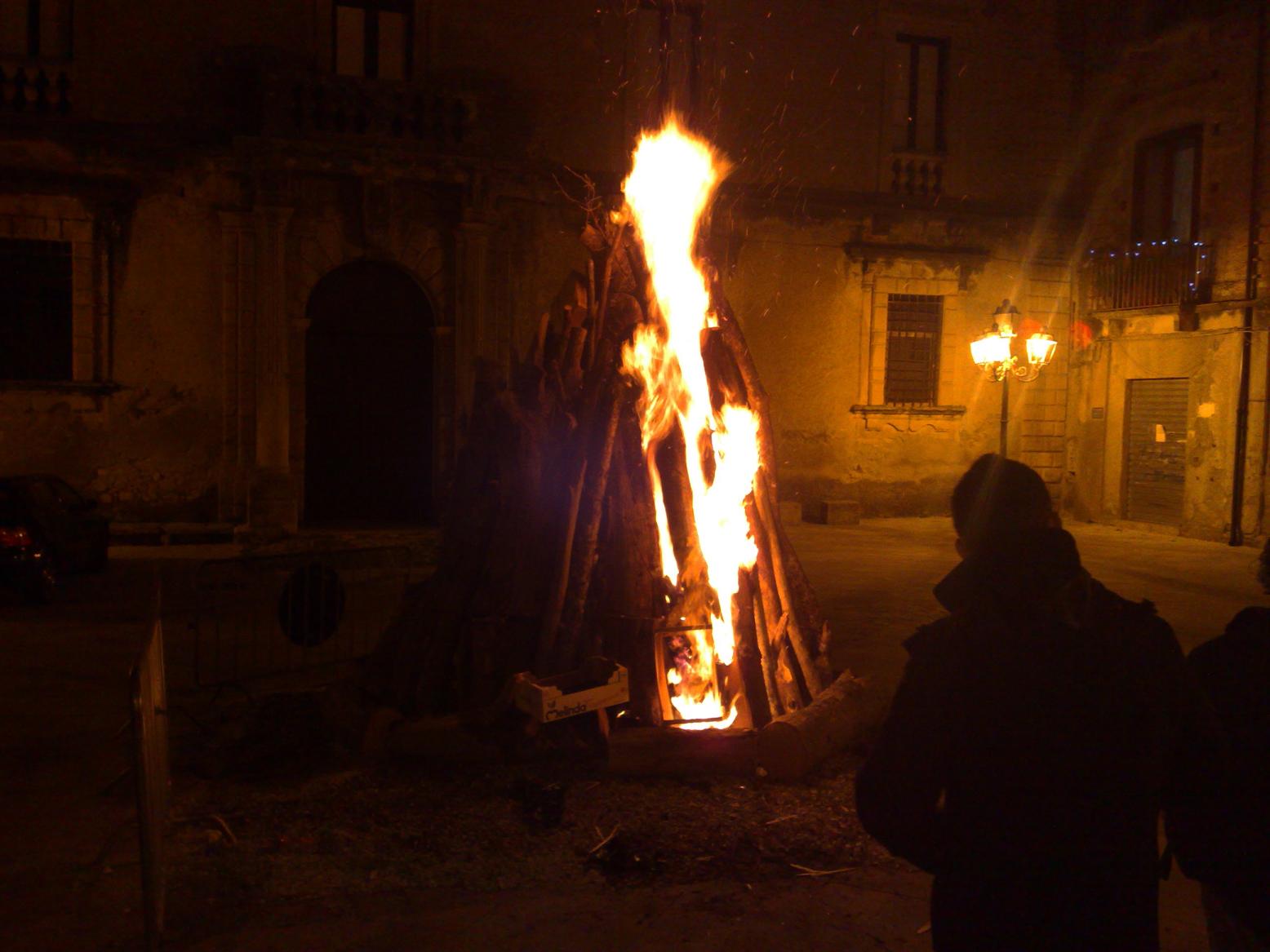 Foto Focara 2008 - Falò ad Aiello Calabro